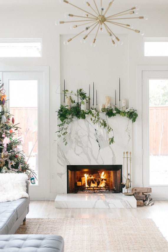 How to Decorate Your Christmas Mantel